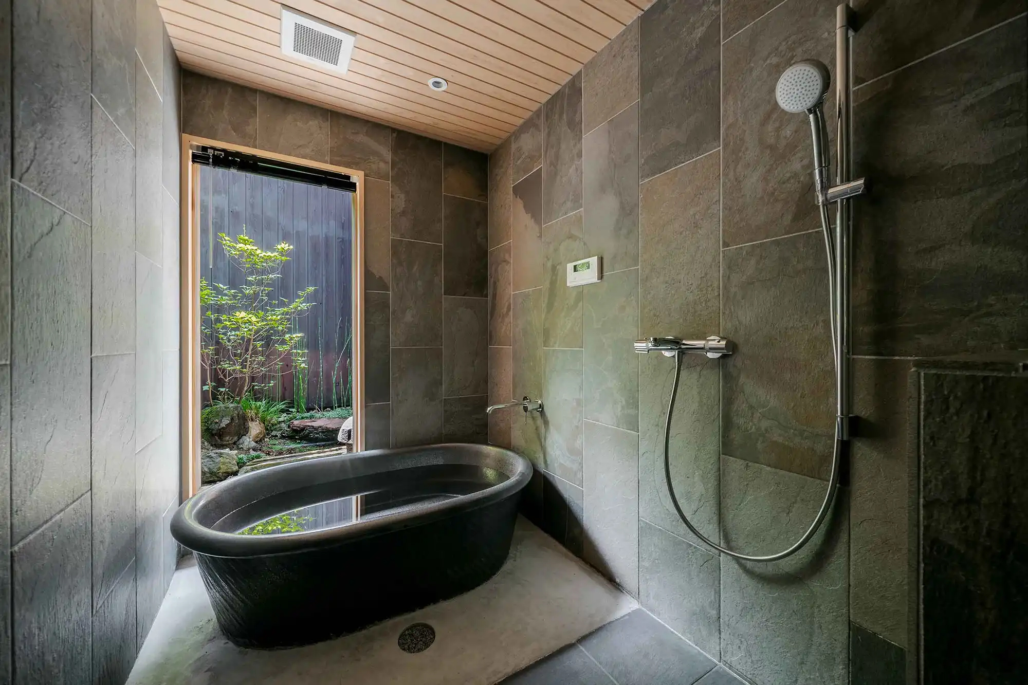 ‘Izuki’ Machiya Holiday Home - Bathroom