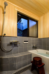 ‘Nadeshiko Shirakawa’ Machiya Holiday Home - Bathroom