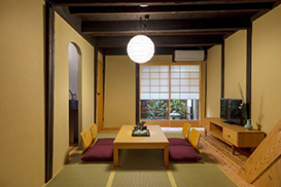 ‘Kumashu-an’ Machiya Holiday Home - Living Room
