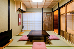 ‘Nadeshiko Shirakawa’ Machiya Holiday Home - Living Room