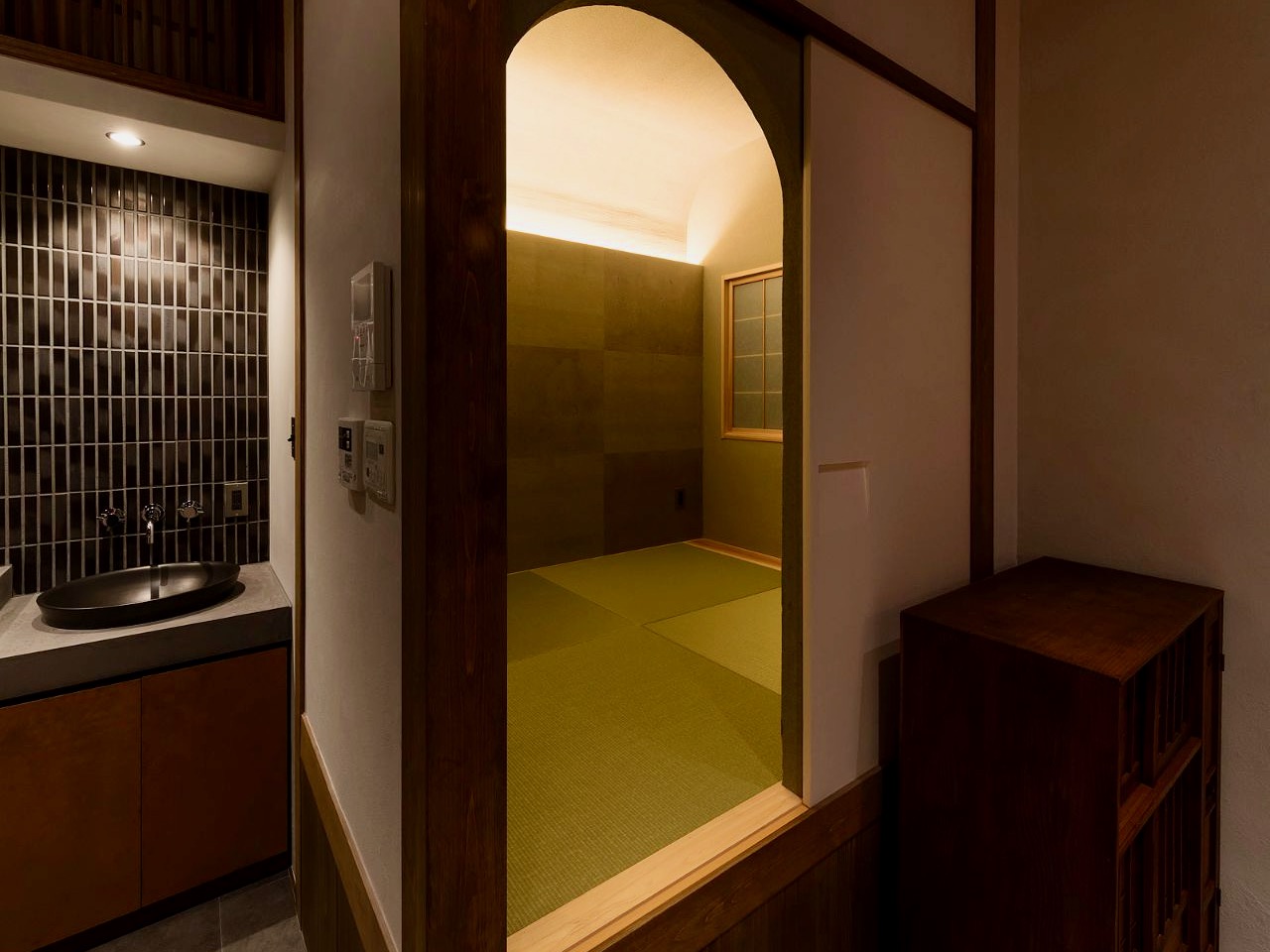 'Katoguchi' Tea Room Entrance - Machiya House Features