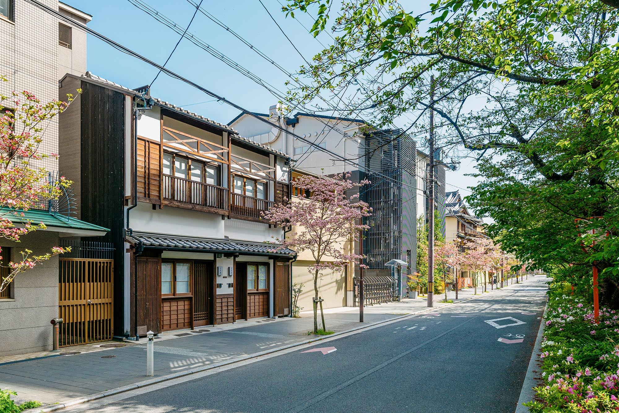 花衣 – はなごろも 〈一棟貸し町家〉