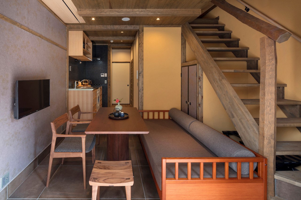 花衣 – はなごろも 〈一棟貸し町家〉