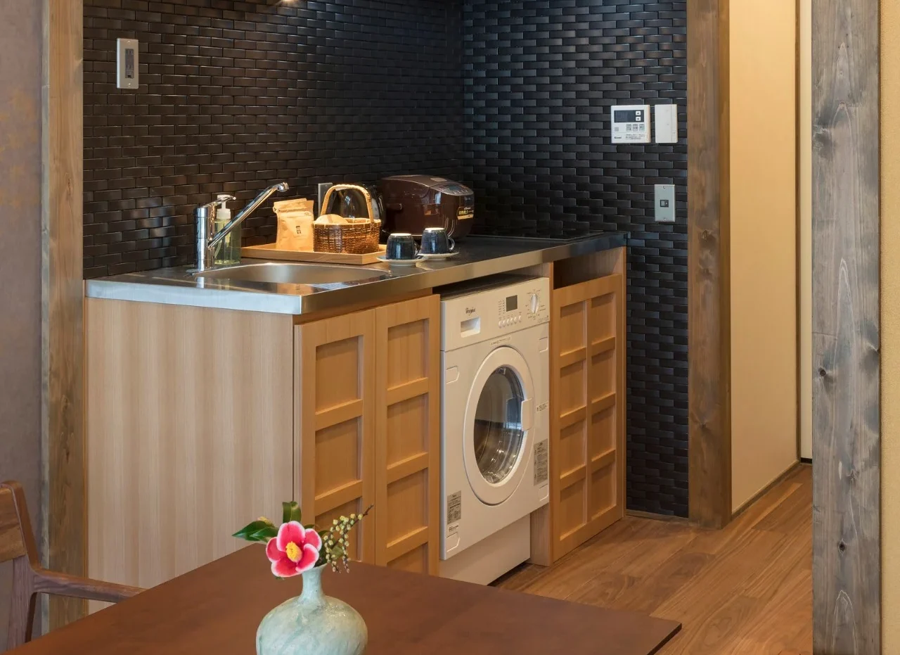 花衣 – はなごろも 〈一棟貸し町家〉