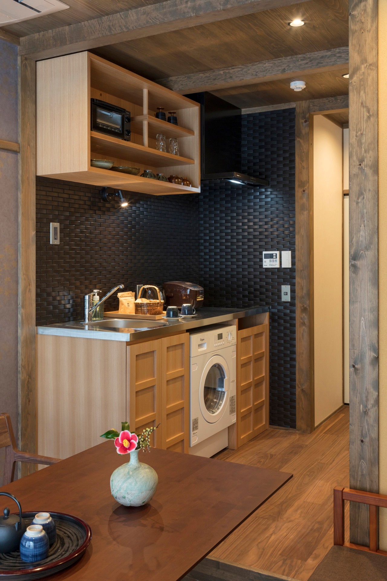 花衣 – はなごろも 〈一棟貸し町家〉