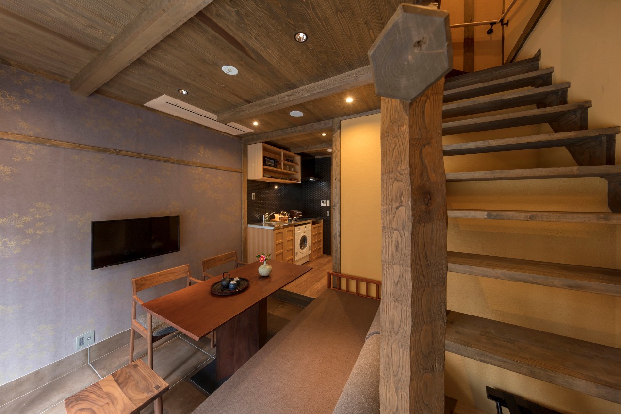 花衣 – はなごろも 〈一棟貸し町家〉