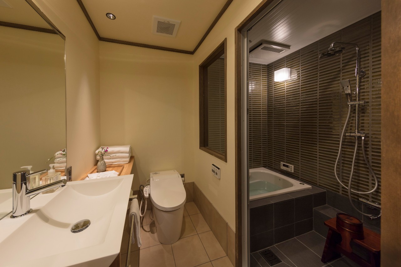 花衣 – はなごろも 〈一棟貸し町家〉