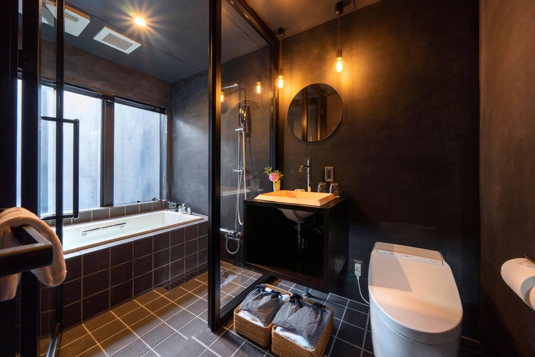 すみ蛍 おぼろ 〈一棟貸し町家〉