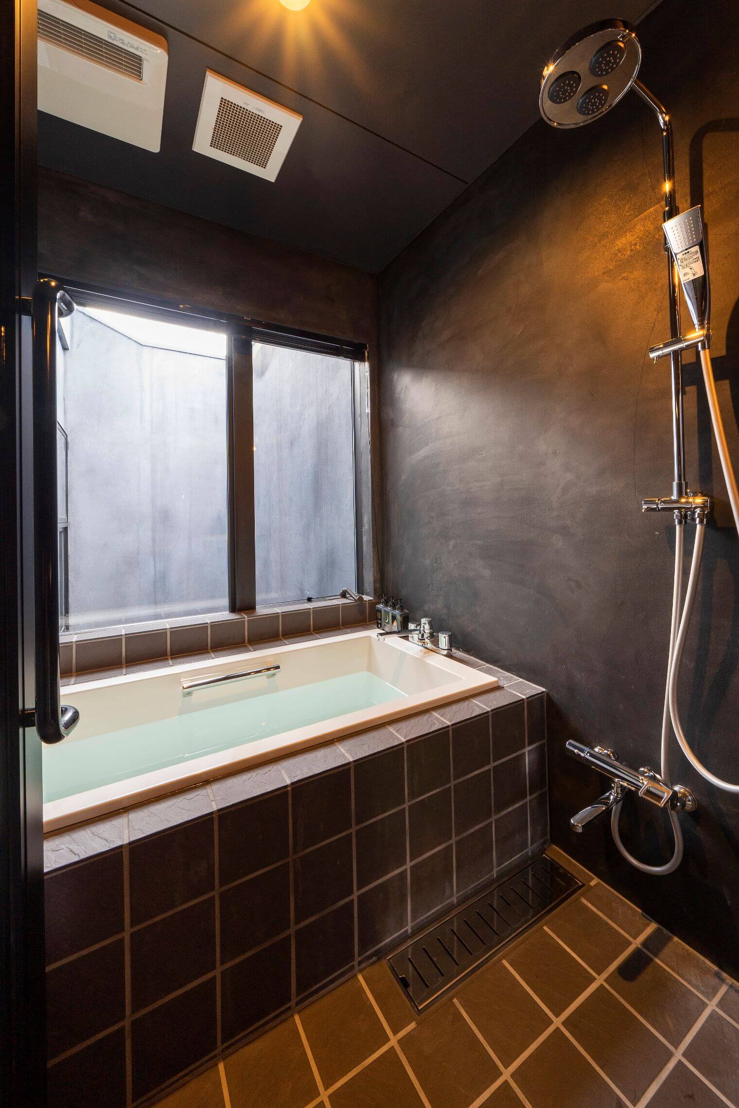 すみ蛍 おぼろ 〈一棟貸し町家〉