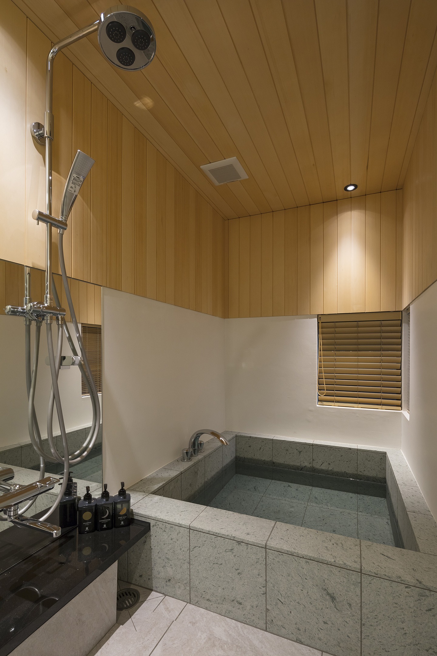 THE MACHIYA VILLA 三条しらかわ小路 鳥