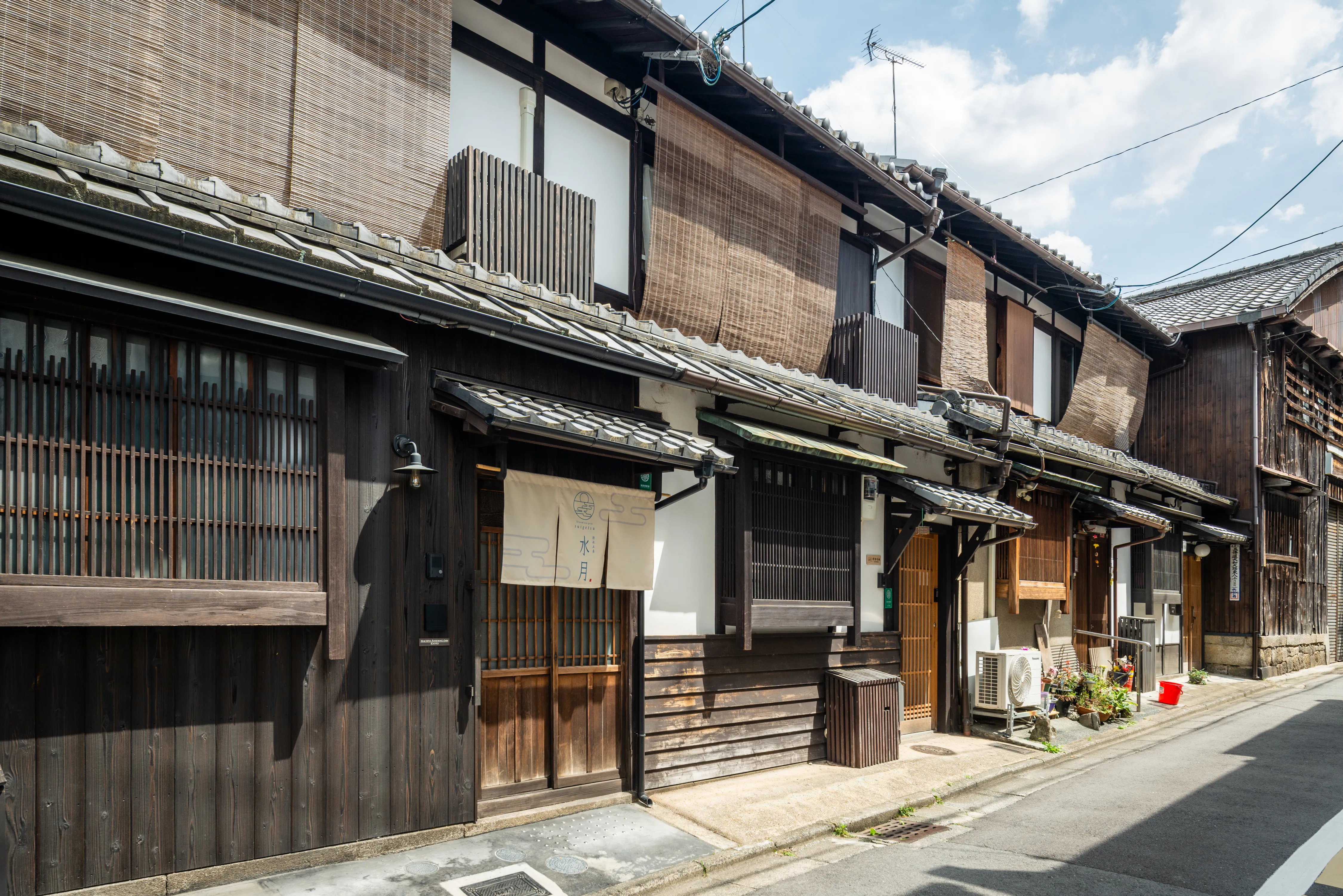 清水五条 水月 – すいげつ 〈一棟貸し町家〉