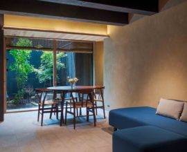 鴨川近く、静けさと水の調べが響く町家宿