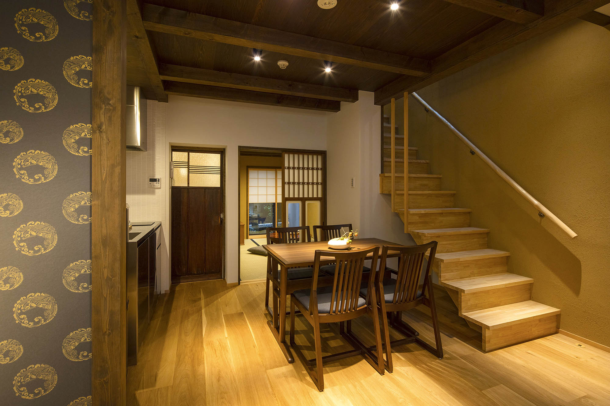 THE MACHIYA VILLA 三条しらかわ小路〈一棟貸し町家〉