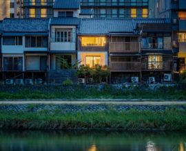 鴨川 あまいろ 〈一棟貸し町家〉
