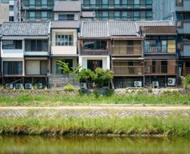 鴨川 あまいろ 〈一棟貸し町家〉