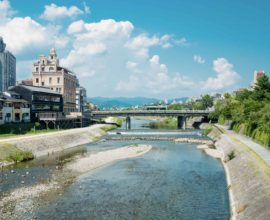 鴨川 あまいろ 〈一棟貸し町家〉