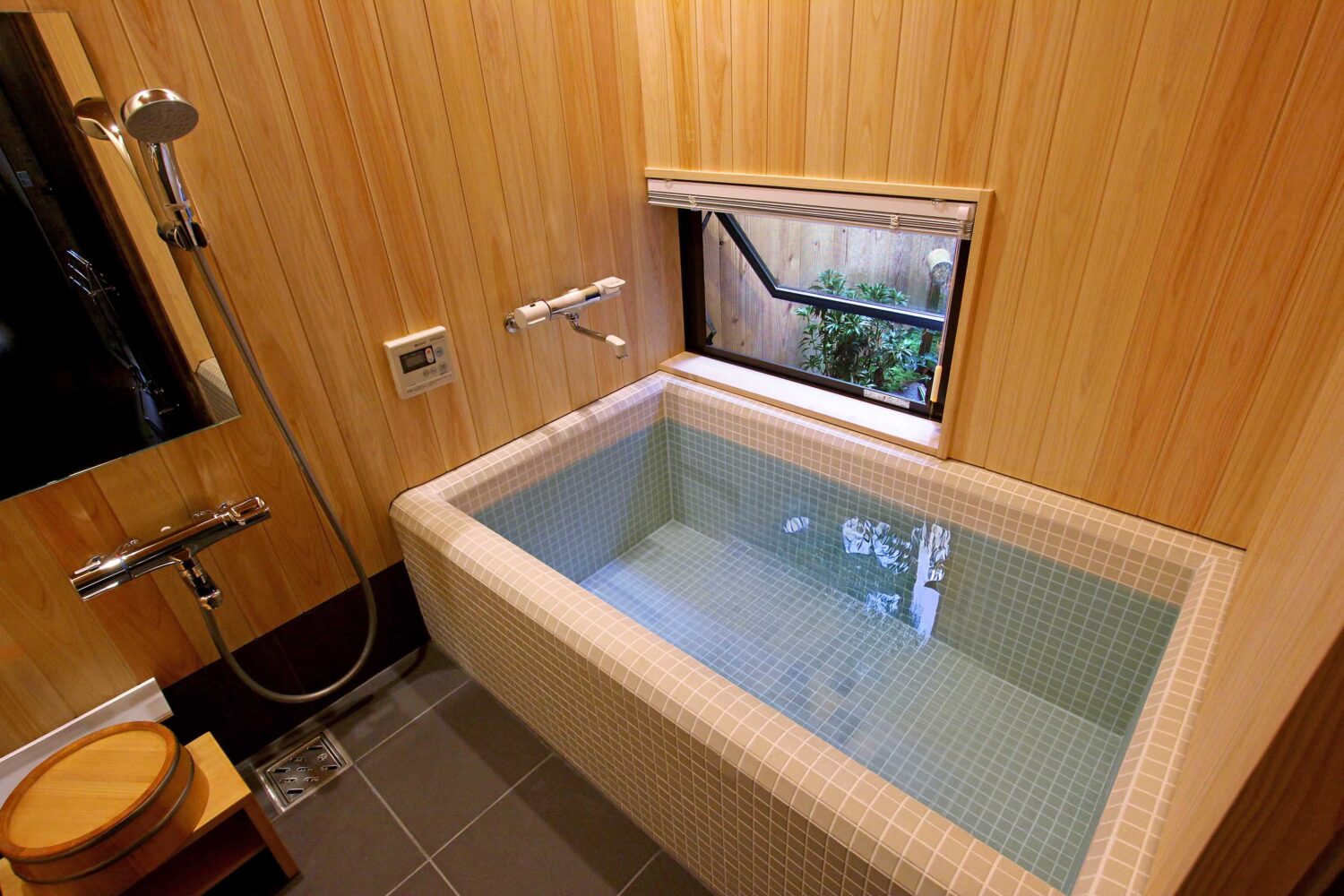 新道あずき庵 〈一棟貸し町家〉